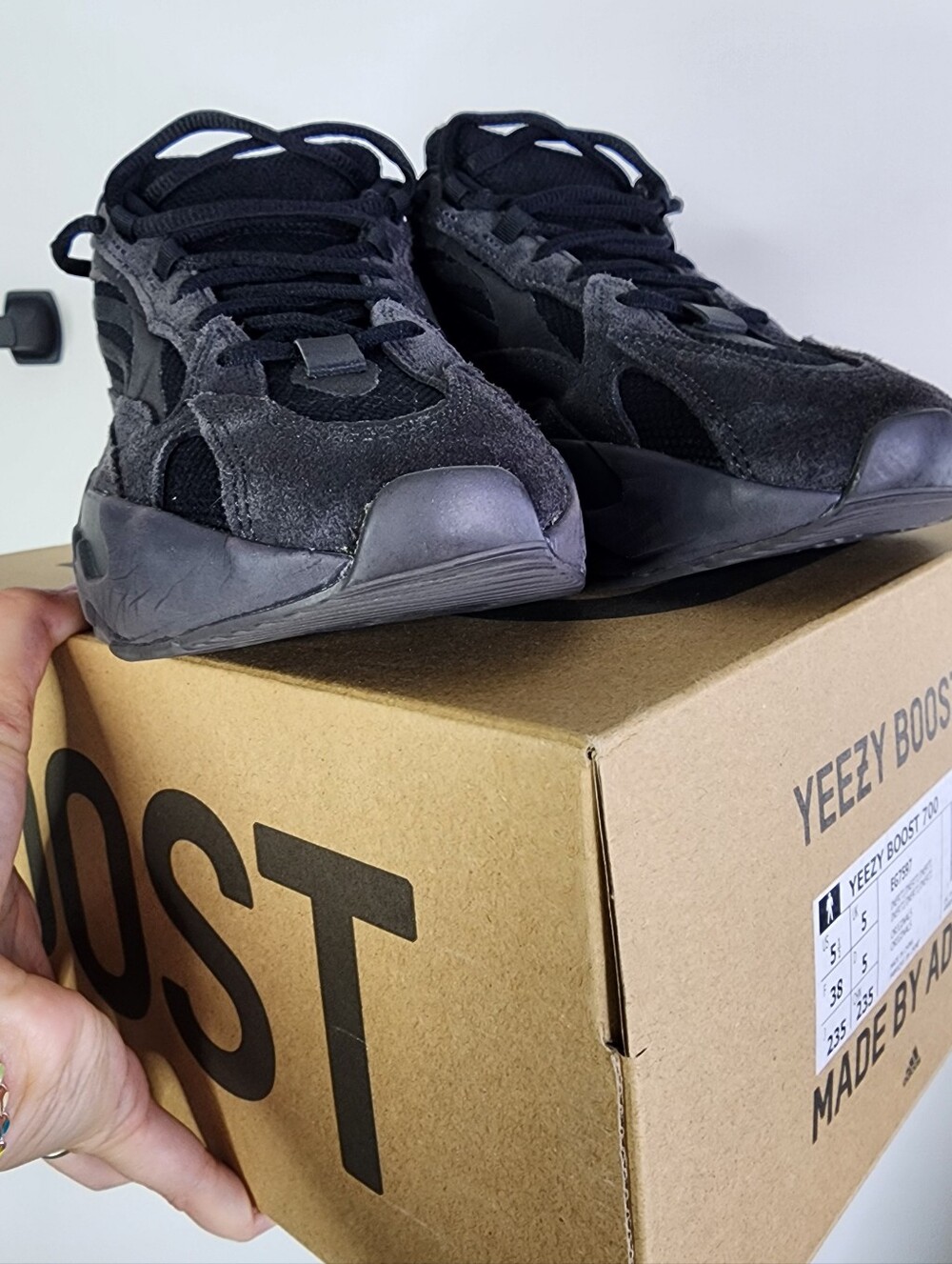 Adidas Yeezy Boost 700 Triple Black - NWBOX